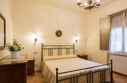Orentano House | Unforgettable Stay at Casa Ponziani with Pool & Fireplace