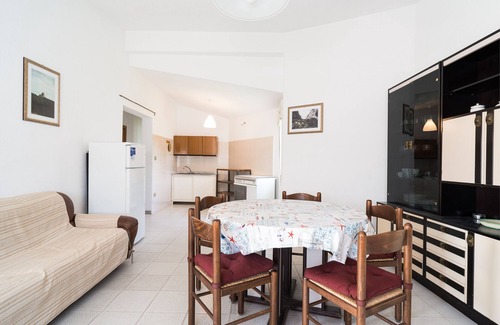 Monte Longu House | Relax at Casa Rial: Balcony, Wi-Fi & Pet-Friendly Haven