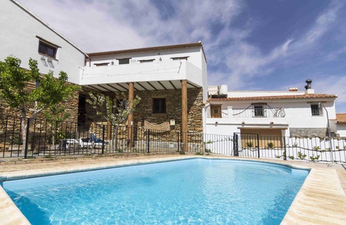 Laroya House | Relax at Casa Rural La Curiosa: Mountain Views & Pool