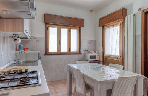 Casalabate House | Cozy Holiday Home 'Casa Vacanza Zia Candida' with Garden