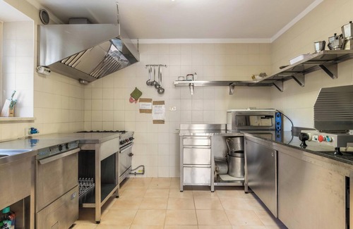 Fraviano House | Cozy Holiday Home "Casa Vacanza Zambotti" with Garden Views