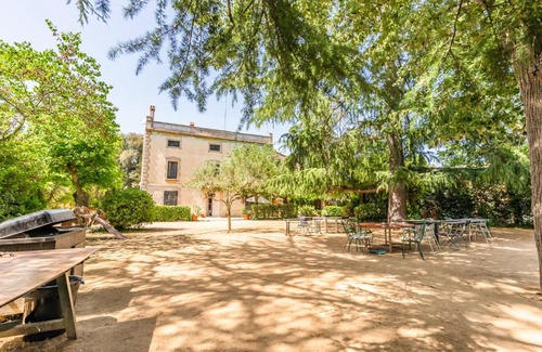 Vilanova del Valles House | Charming Holiday Home Casanova with Pool & Pet Friendly