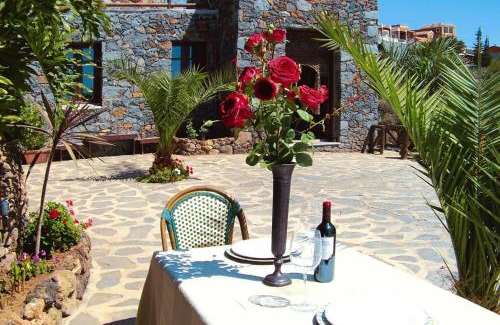 Guia de Isora House | Idyllic Oceanfront Holiday Home in Torre del Sol, Vera de Erques