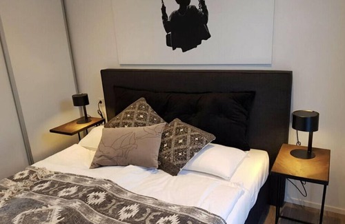 Olburgen Apartment | Chalet 79: Family-Friendly Retreat with Breakfast & Kitchen
