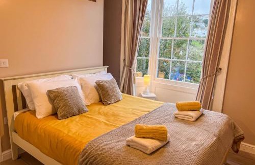 Mevagissey House | Oceanfront Cherry Orchard Home - Guest Rated 9.3/10