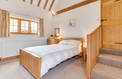 Ewhurst Green House | Family-Friendly Holiday Home Church Farm for Your Getaway