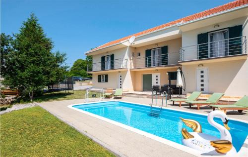 Velika Cista House | Inviting 5 Bedroom Retreat in Cista Velika with Pool