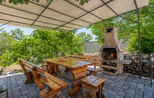 Velika Cista House | Inviting 5 Bedroom Retreat in Cista Velika with Pool