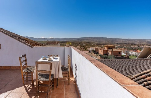 Niguelas House | Coqueta Casa Rural: Ideal Getaway with Terrace & Wi-Fi