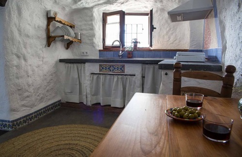 Los Balcones House | Inviting Holiday Home 'Cuevas Balcones de Piedad - Acacia'