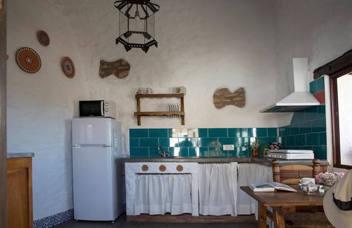 Los Balcones House | Relax at Holiday Home 'Cuevas Balcones de Piedad - Pita'