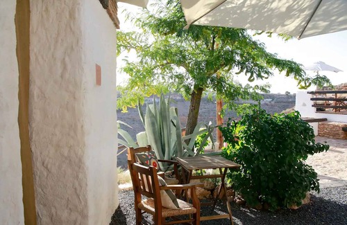 Los Balcones House | Relax at Holiday Home 'Cuevas Balcones de Piedad - Pita'