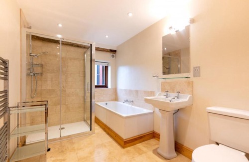 Wadhurst House | Top-Rated Holiday Home Dairy: Family & Pet Friendly Retreat