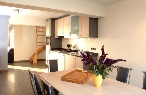 Sint-Pieters House | Family-Friendly Retreat at Holiday Home De Colve