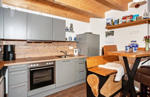 Ebersbach-Musbach House | Idyllic Naturhäusle Oberschwaben: Relaxing Retreat with Wi-Fi