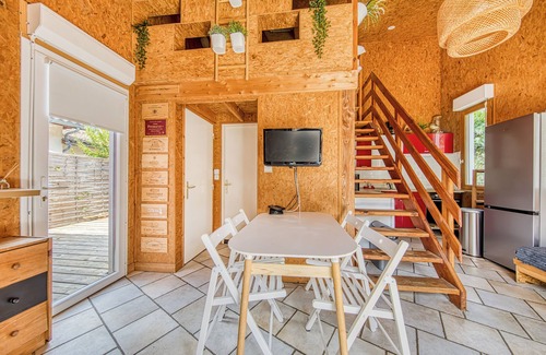 Hourtin House | Holiday Home 'De Gauche' with Private Terrace and Private Garden
