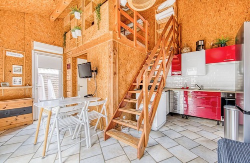 Hourtin House | Holiday Home 'De Gauche' with Private Terrace and Private Garden