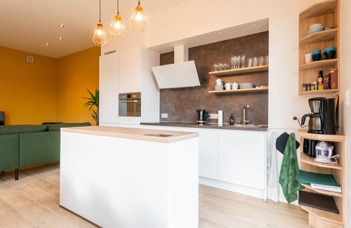 Heers House | Elegant 5-Star Retreat with Garden Near Cycling & Hiking