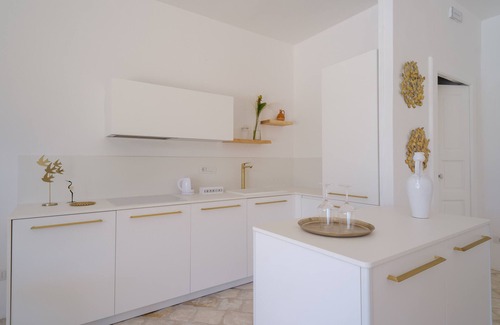 Manfio House | Relaxing Holiday Home Dependance Rosy with Pool & Garden