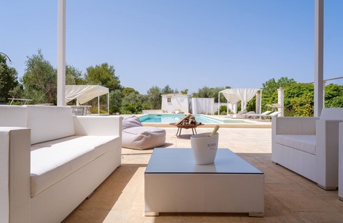 Manfio House | Relaxing Holiday Home Dependance Rosy with Pool & Garden