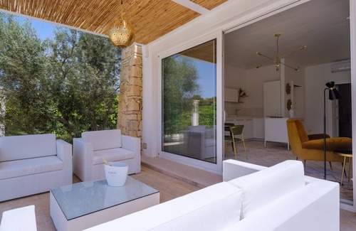 Manfio House | Relaxing Holiday Home Dependance Rosy with Pool & Garden