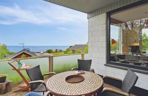 Vang House | Cozy Holiday Home Dika Near the Sea in Bornholm