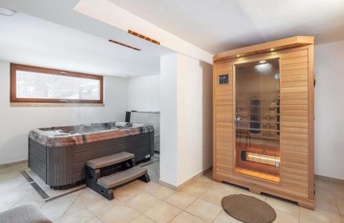 Stare Buky House | Family-Friendly Holiday Home Dolníky u Trutnova with Pool