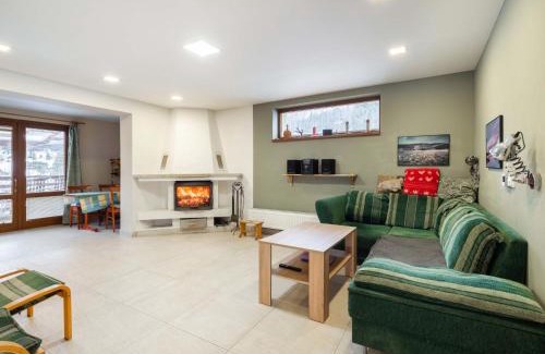Stare Buky House | Family-Friendly Holiday Home Dolníky u Trutnova with Pool