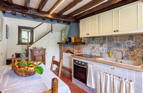 Monteggiori House | Cozy Holiday Home 'Domino Cottage Monteggiori' with Wi-Fi