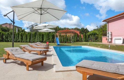 Strmac House | Ideal Holiday Home Dordana - LBN440 with Pool & Fireplace