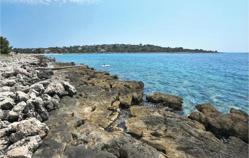 Drvenik Mali House | Inviting Home in Drvenik Mali with Sea View & Family-Friendly