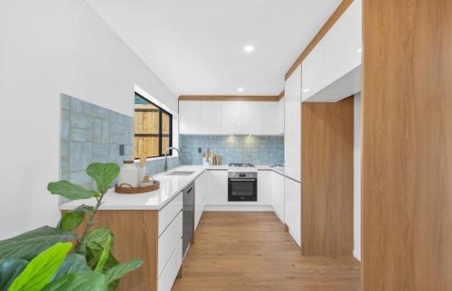 Howick House | Family-Friendly Holiday Home in East Auckland - 4 Stars