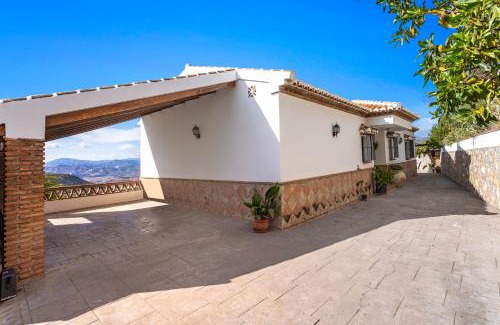 Alcaucin House | Idyllic Holiday Home El Encinar with Ocean Views & Pool