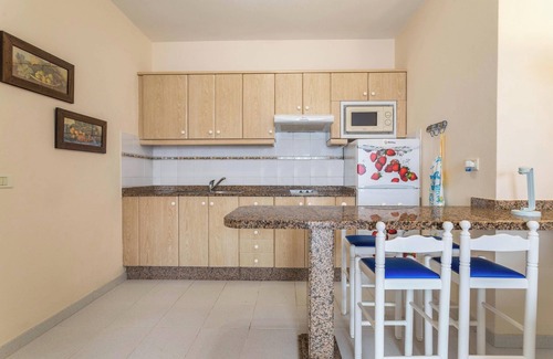Caleta de Sebo House | Idyllic El Sombrerito 4: Oceanfront Retreat with Wi-Fi