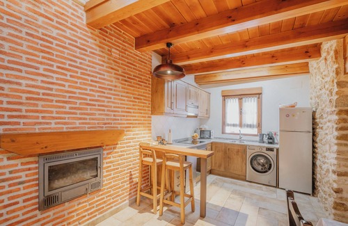 Coca House | Holiday Home 'El Señorio De Los Fonseca' with Private Terrace, Wi-Fi and Air Conditioning