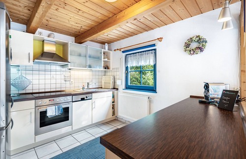 Hornberg House | Holiday Home 'Elisabeth' with Barrel Sauna and Private Garden