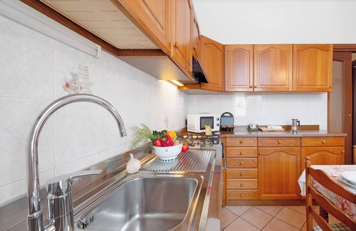 Osio Sotto House | Top-Rated Holiday Home 'Elli' with Terrace & Ocean View