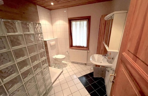 Rieste Cabin | Cozy Holiday Home ELVERING at Alfsee, Ideal for Families