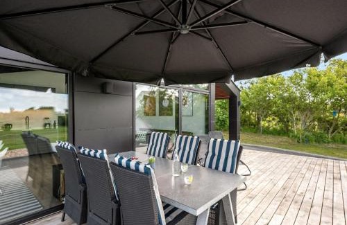 Skjern House | Relax at Holiday Home Emilie, Steps from the Inlet