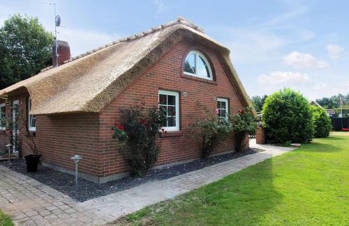 Bøtø By House | Family-Friendly Getaway at Holiday Home Erra, Near the Sea