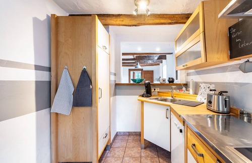 Eslohe House | Holiday Home 'Fachwerk 1764' with Private Terrace, Private Garden and Wi-Fi