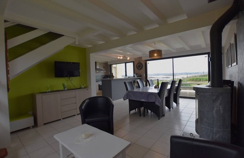 Kerlouan House | Oceanfront Holiday Home in Kerlouan - Rated 10/10 Stay