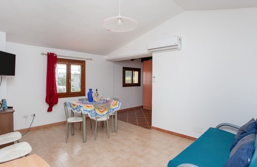 Monte Longu House | Holiday Home "Family Villa Monte Longu" with Wi-Fi, Terrace & A/C