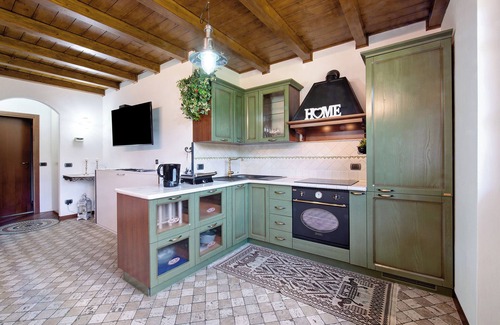 Bellagio House | Experience Mountain Views at Farmhouse Of Grandfather Chek