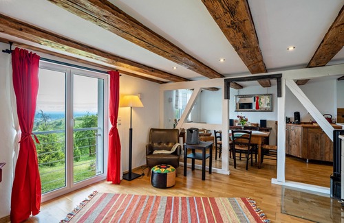Lauf House | Guest Rated 10/10: Ferienhaus S' Äckerle with Garden Oasis