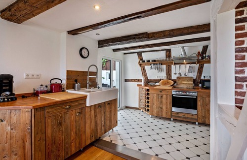 Lauf House | Guest Rated 10/10: Ferienhaus S' Äckerle with Garden Oasis