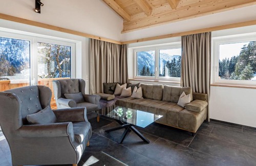 Radstadt House | Experience Chalet Bauernhaus Stoffengut with Hot Tub Bliss