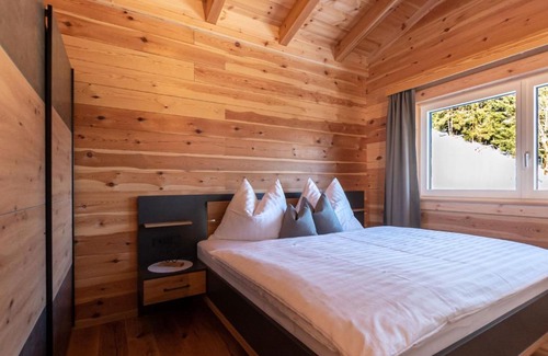 Radstadt House | Experience Chalet Bauernhaus Stoffengut with Hot Tub Bliss