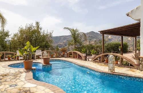 Sayalonga House | Finca Arrijana: Mountain Views with Pool & Wi-Fi Access