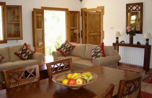 Ronda House | Serene Holiday Home Finca Retama with Oceanfront Views